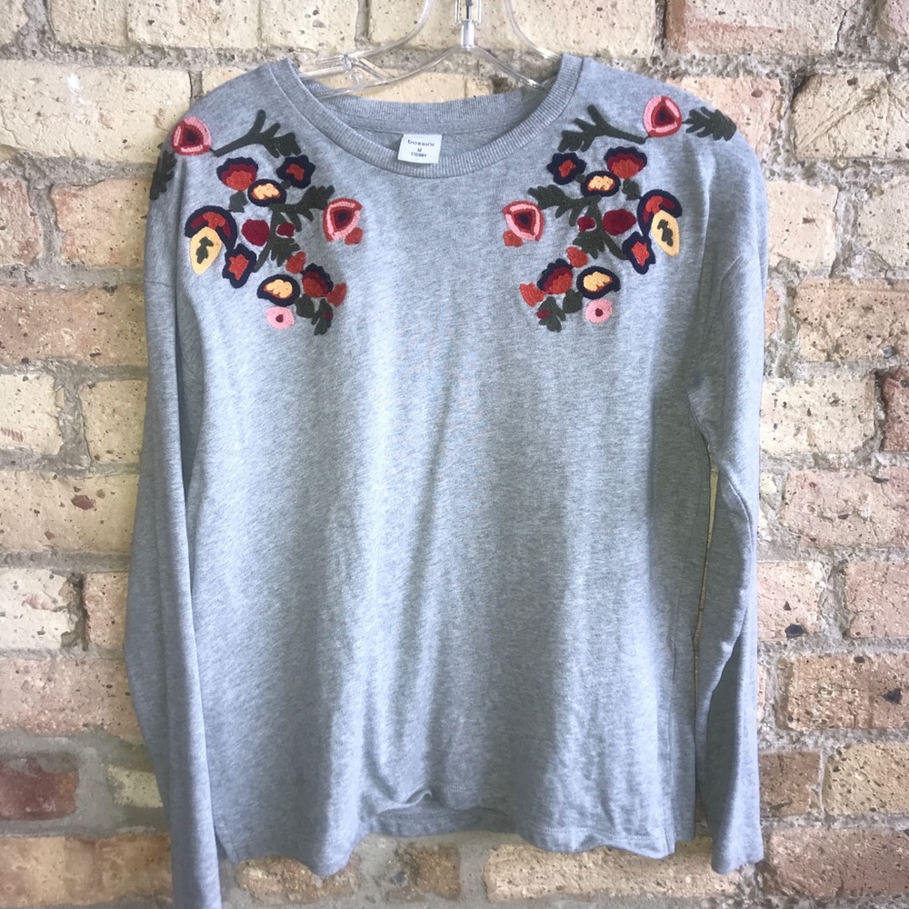Bossino embroidered gray sweater